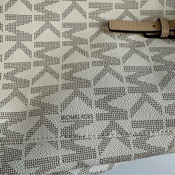 Michael Kors Jet Set Travel Top Zip Signature Monogram Tote. Authentic - Picture 8 of 16